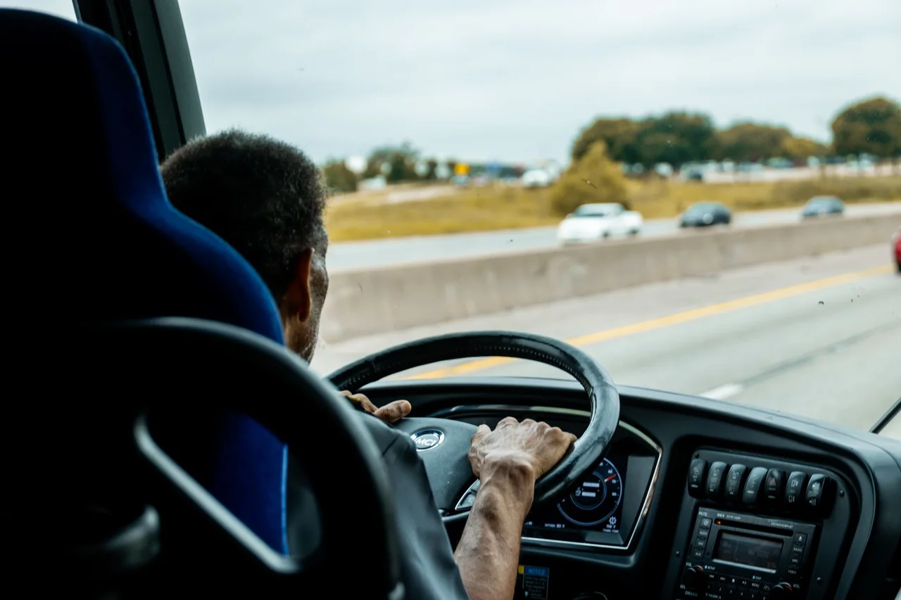 Carta de Condução Categoria D: Como Tornar-se Motorista de Autocarro