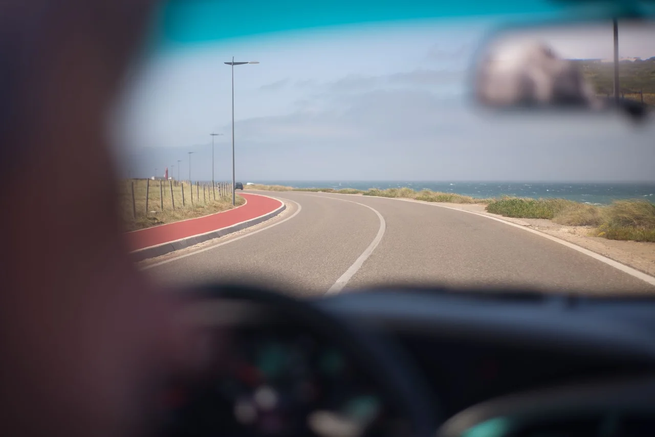 Conduzir no Algarve no Verão: Trânsito Turístico em Albufeira e Tavira