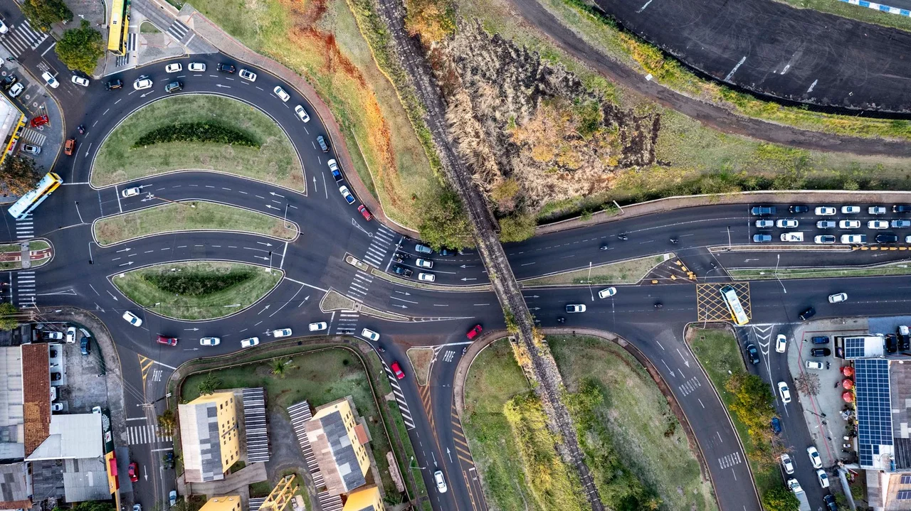 Rotundas em Portugal: As Regras de Prioridade Que Poucos Condutores Sabem