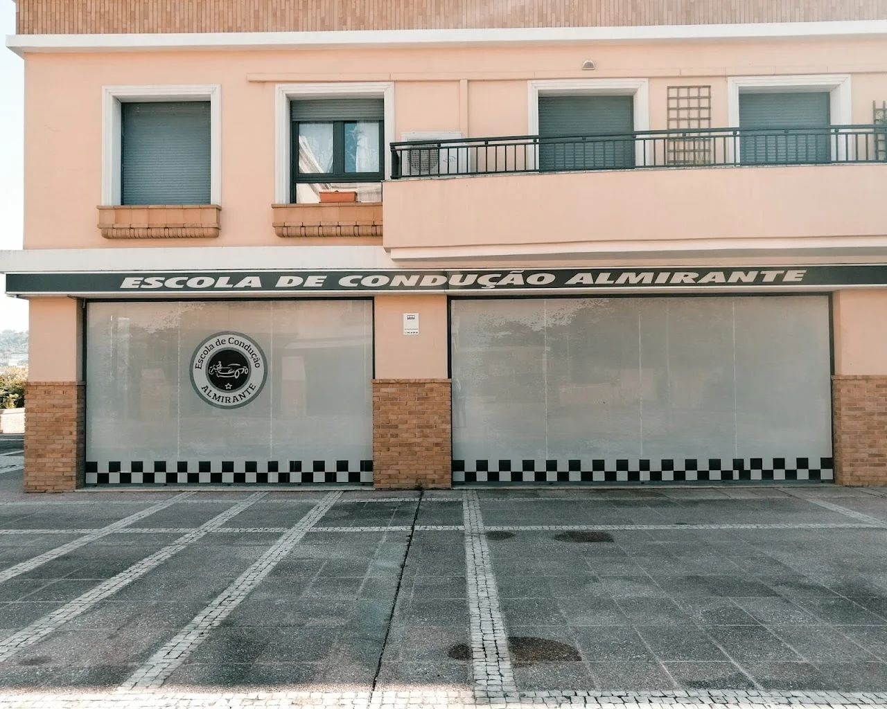 Escola de Condução do Almirante Lda