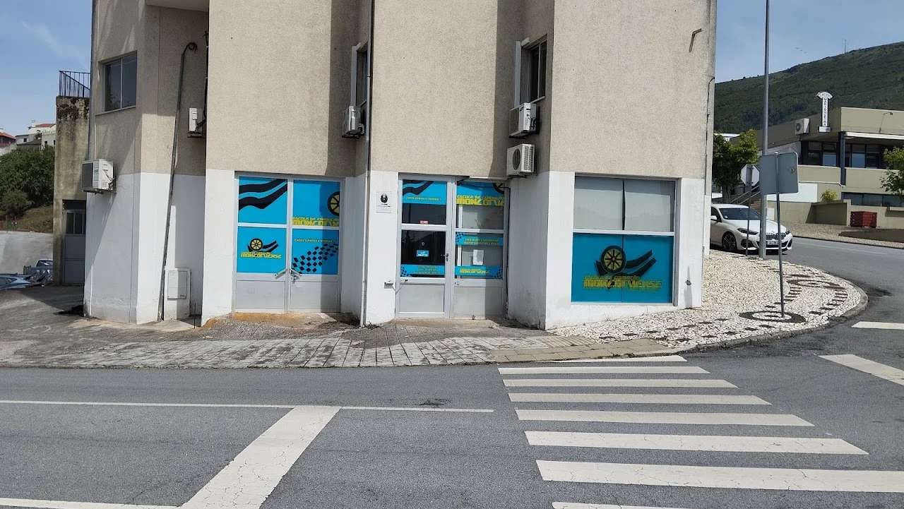Escola de Condução Moncorvense, Unipessoal, Lda