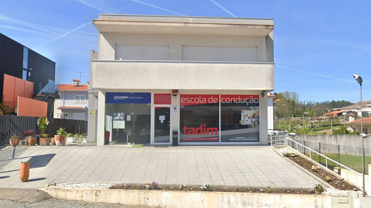 E.c.d.t.- Escola de Condução de Tadim Lda