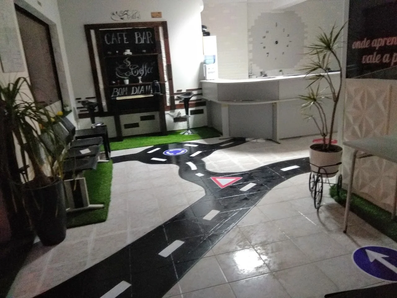 Escola de Condução Britense Lda