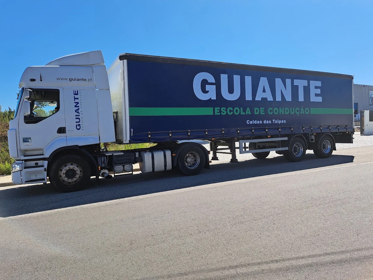 Escola de Condução Guiante Lda