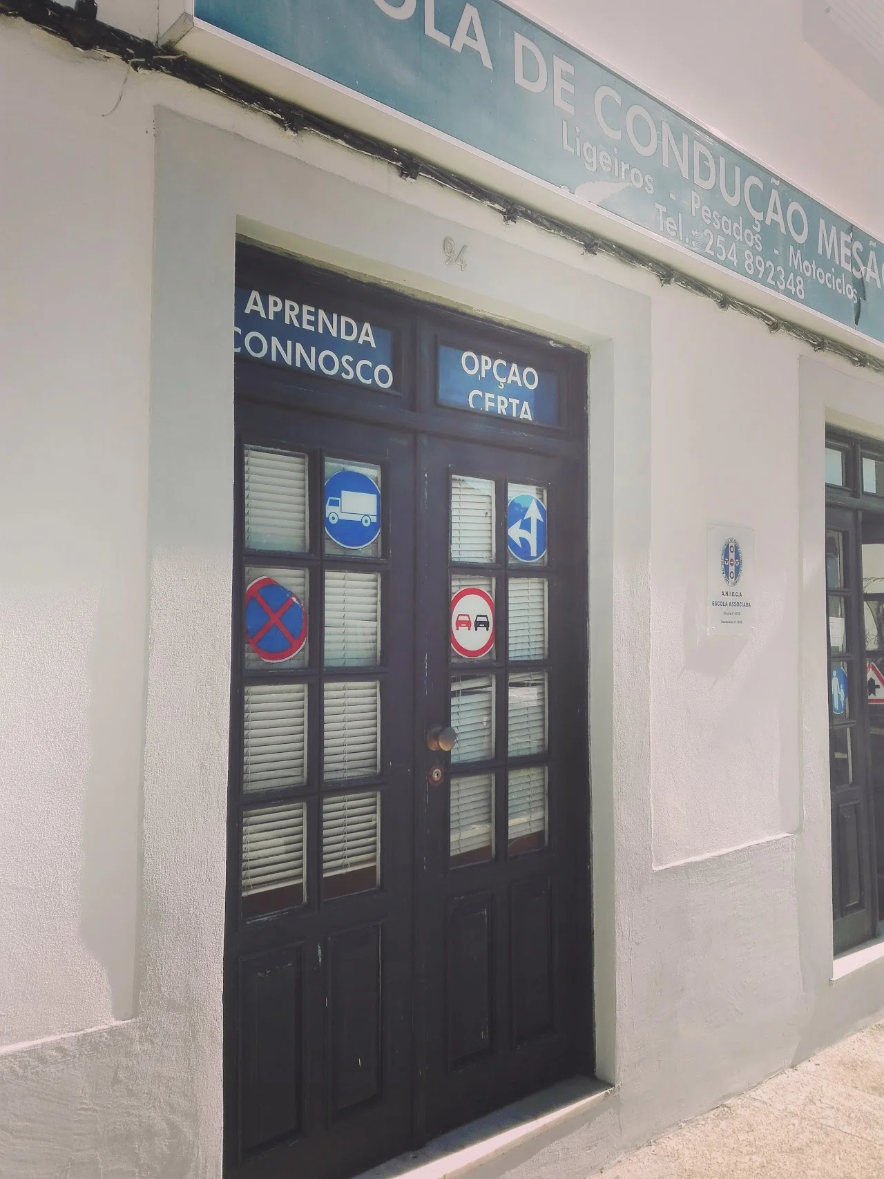 Escola de Condução Mesãofriense Lda